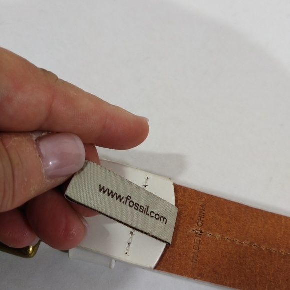 Fossil White Leather Belt with Accent Colors - Picture 2 of 7